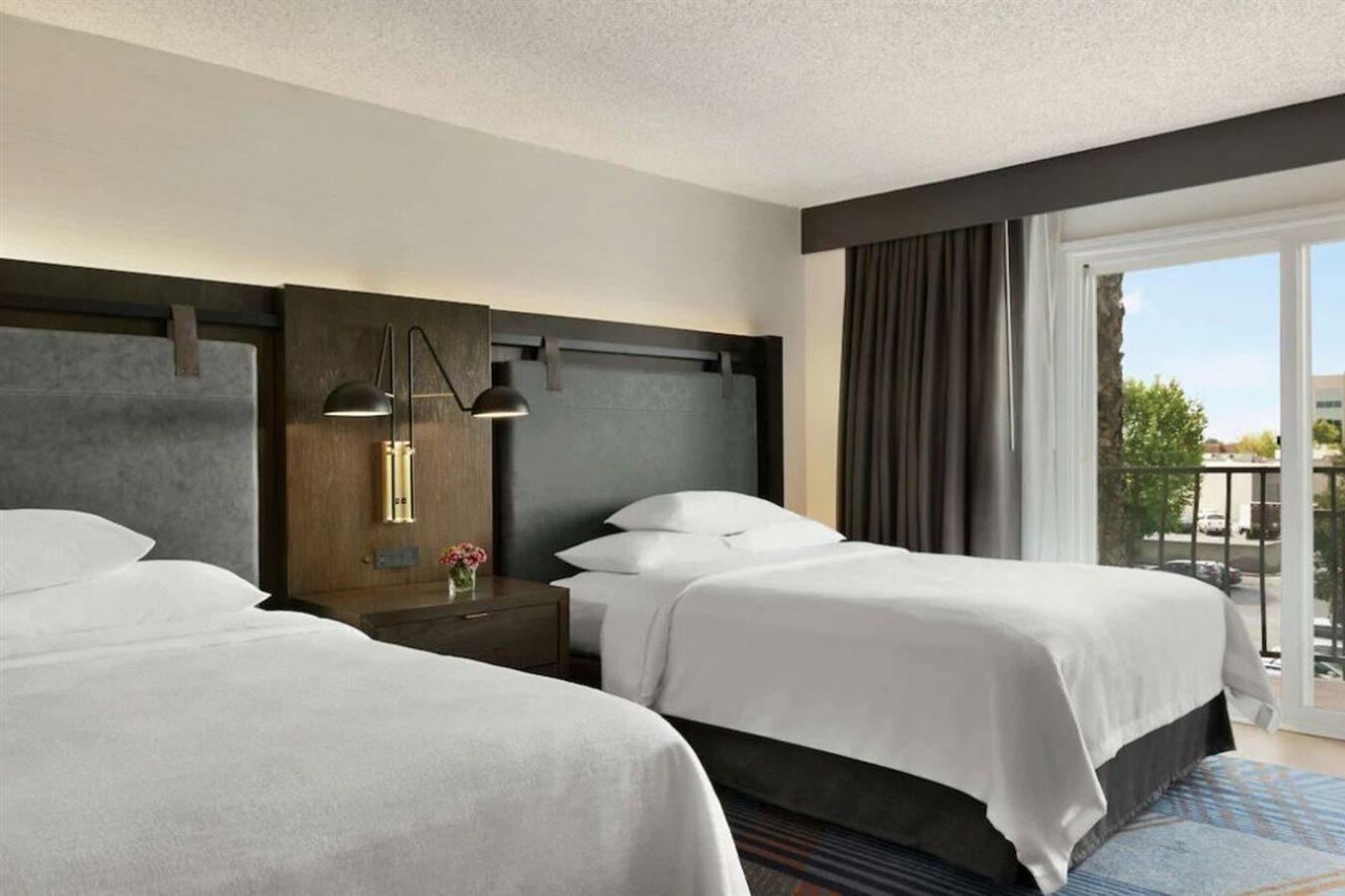 Embassy Suites By Hilton Los Angeles Дауни Экстерьер фото