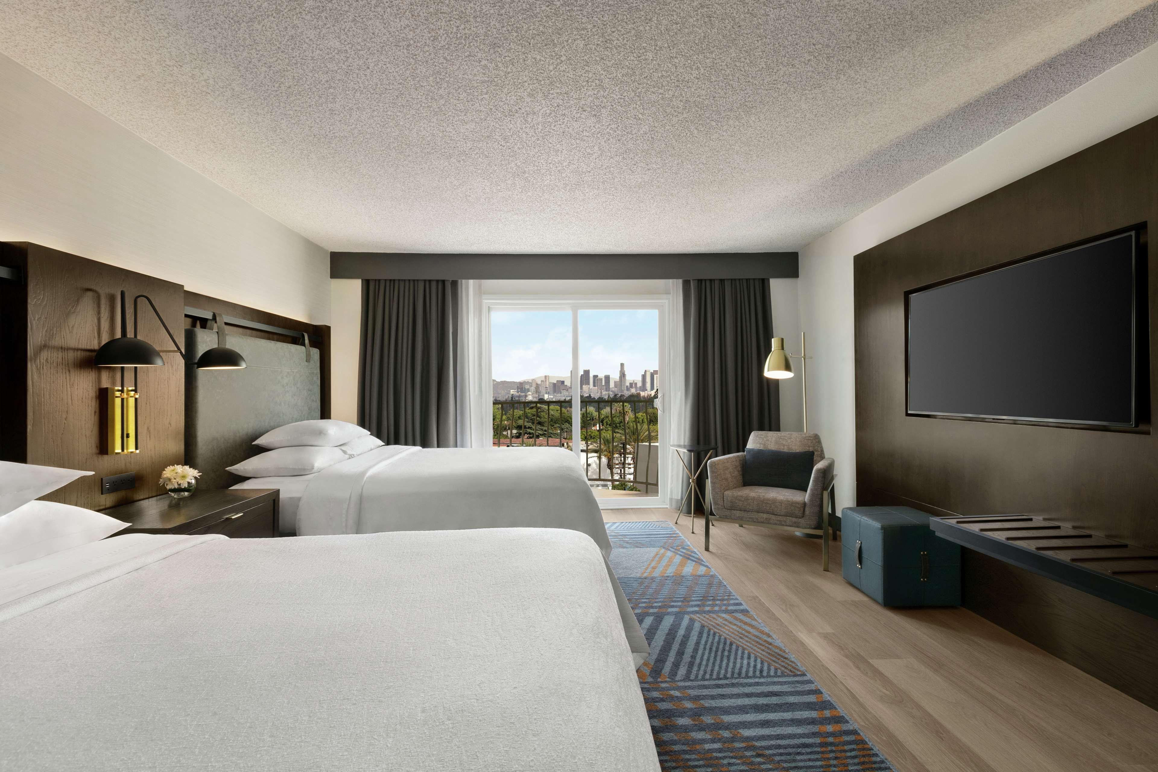 Embassy Suites By Hilton Los Angeles Дауни Экстерьер фото