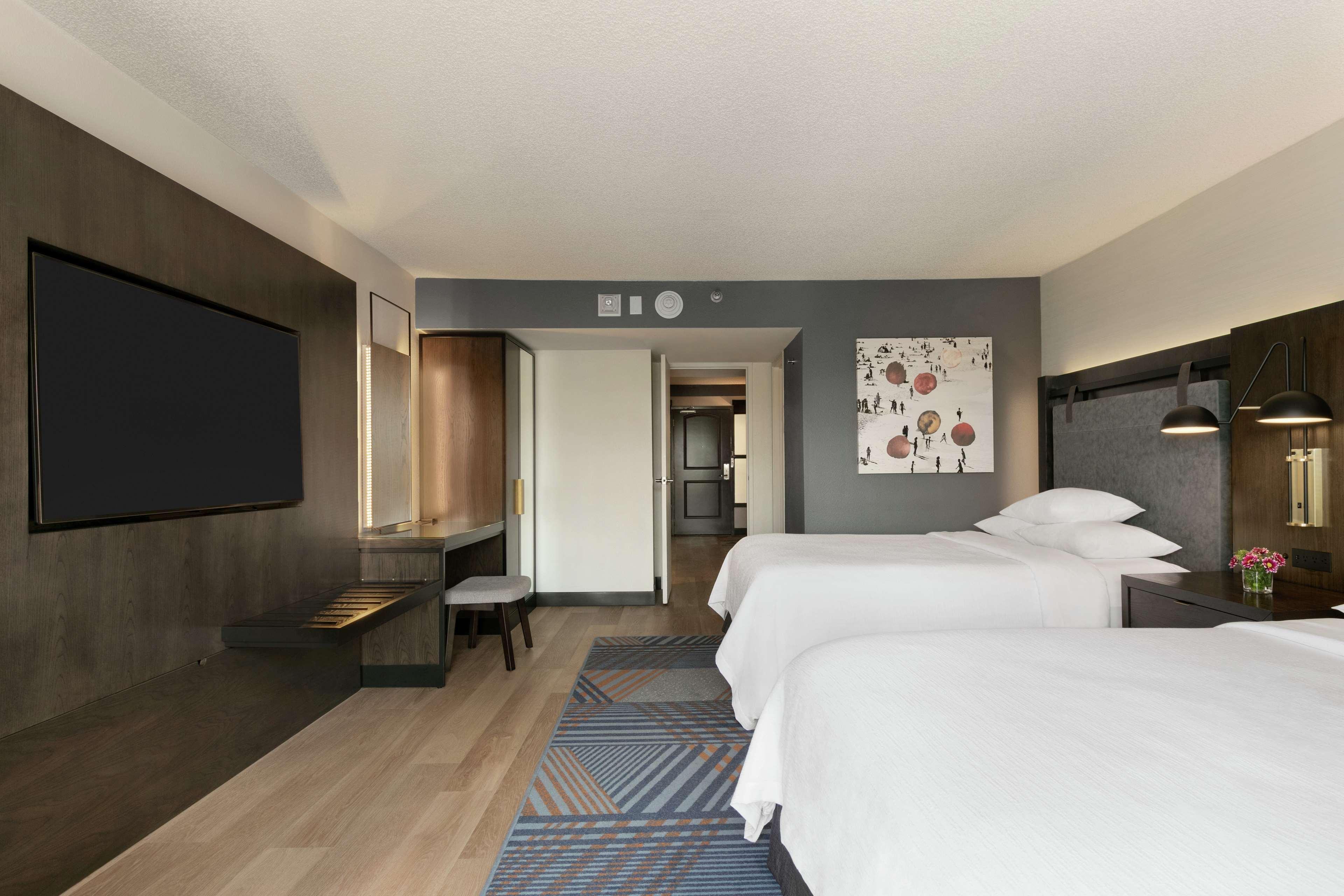 Embassy Suites By Hilton Los Angeles Дауни Экстерьер фото