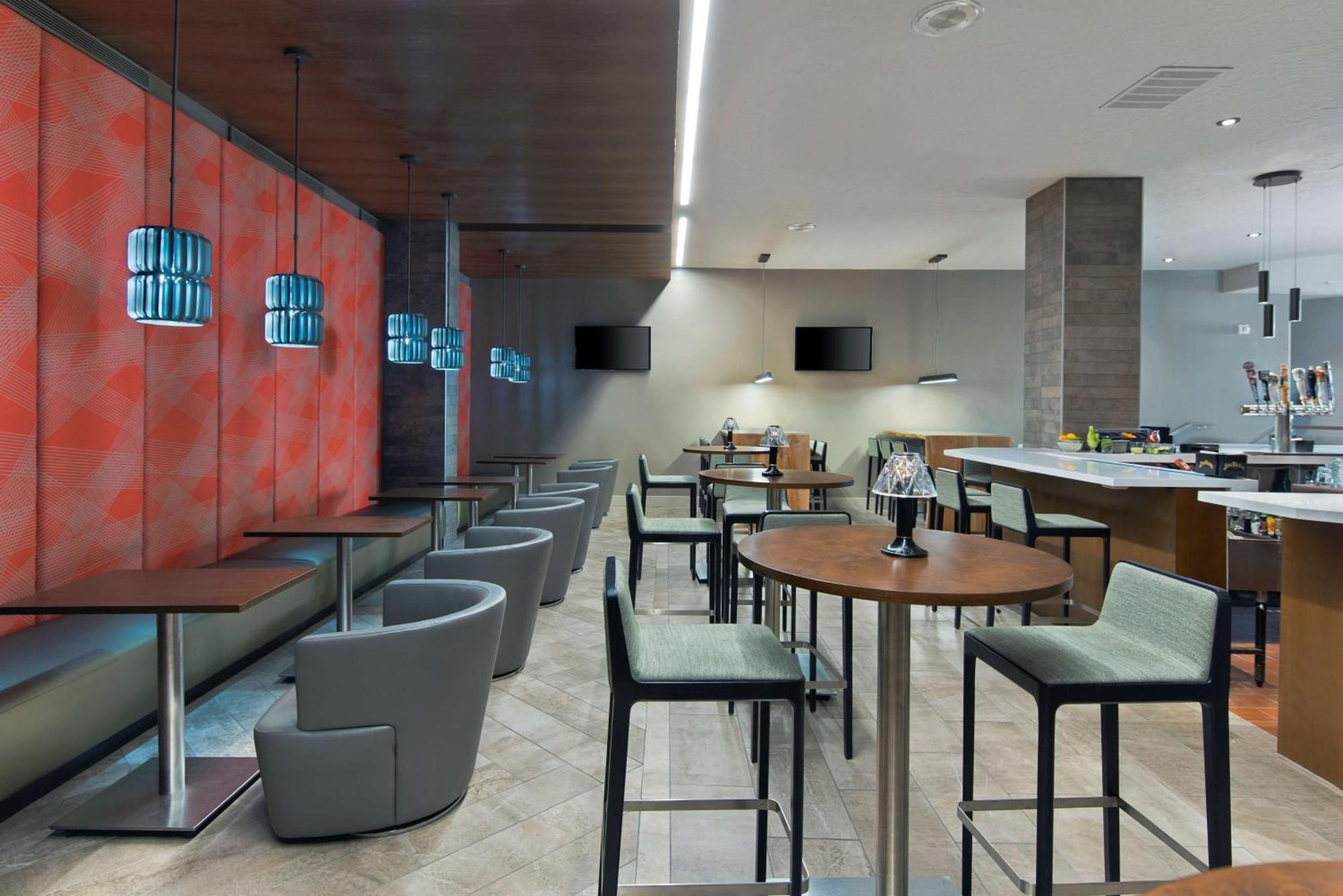 Embassy Suites By Hilton Los Angeles Дауни Экстерьер фото