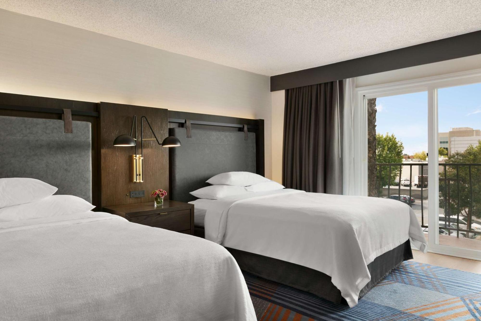 Embassy Suites By Hilton Los Angeles Дауни Экстерьер фото