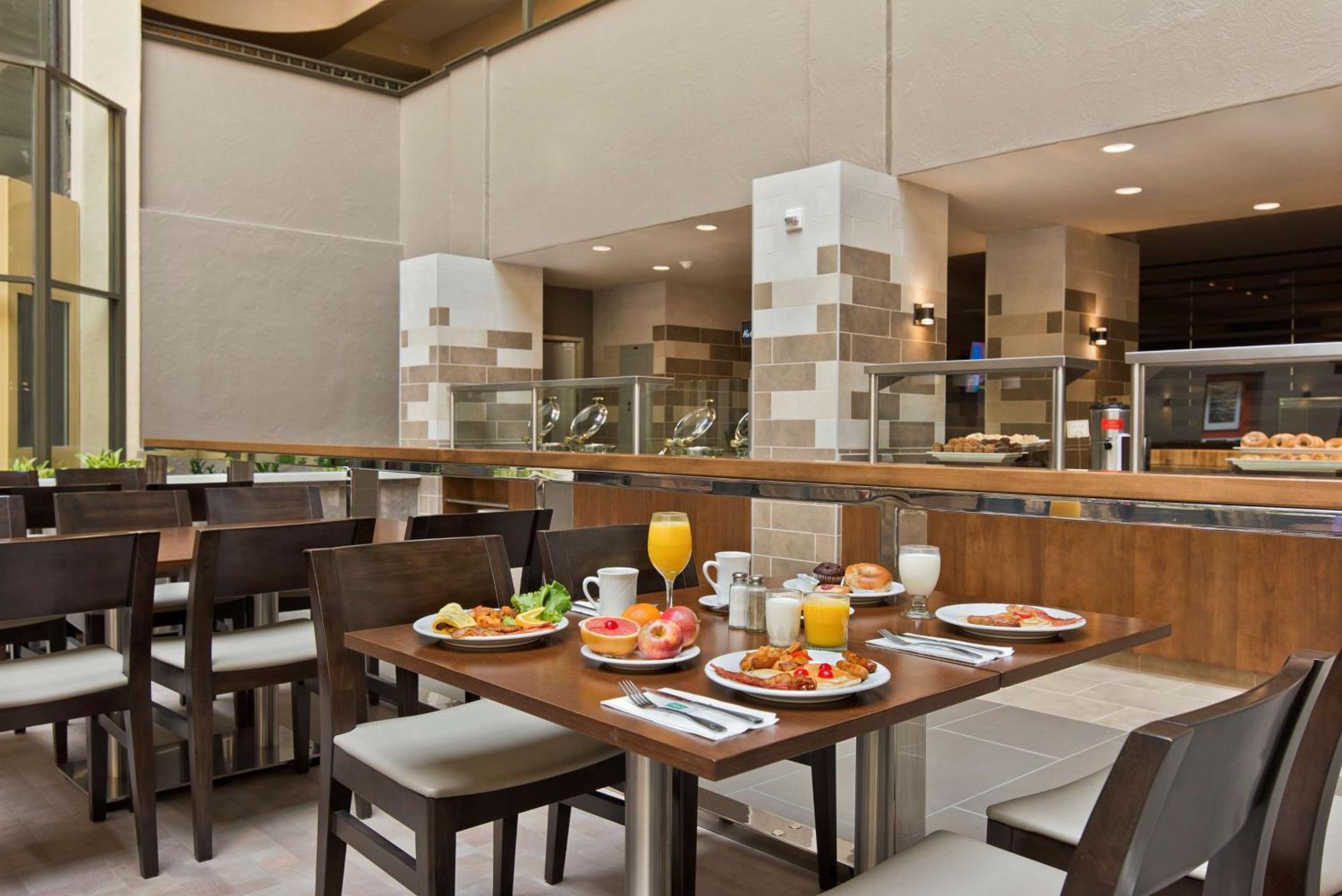 Embassy Suites By Hilton Los Angeles Дауни Экстерьер фото